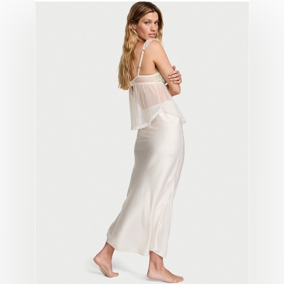 Victoria's Secret Satin Skirt. XS-S New with Tags - Picture 3 of 5